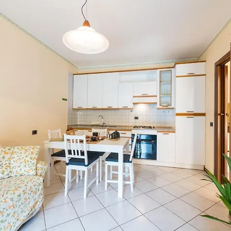 Apartman Gardappartamenti Tito Speri Pool And Garden Sirmione